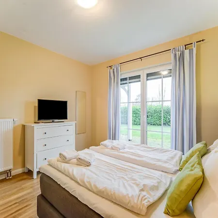 Attractive In With Private Garden *