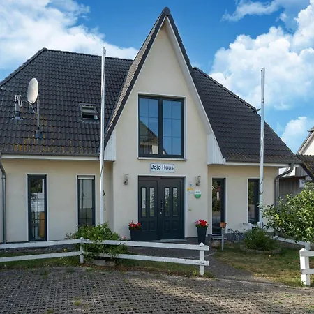 Attractive In With Private Garden *