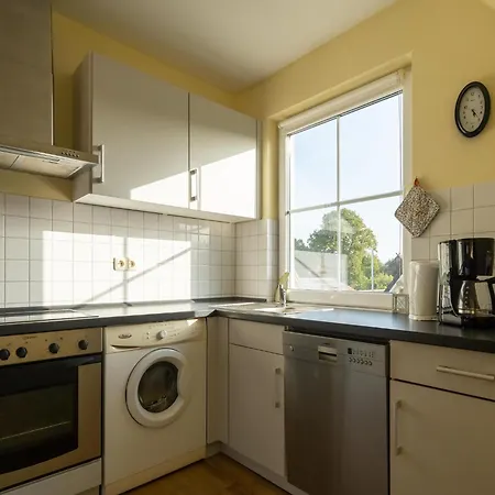Attractive In With Private Garden Ferienhaus