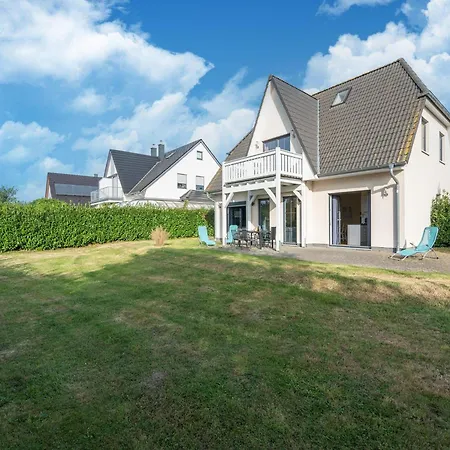 Attractive In With Private Garden *