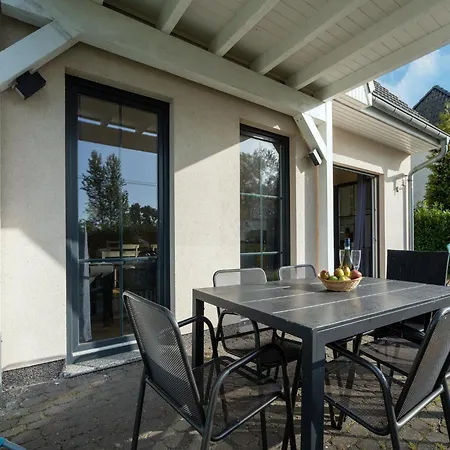 Сasa de vacaciones Attractive In With Private Garden *