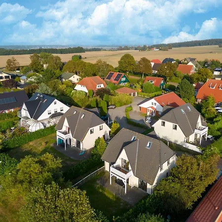Attractive In With Private Garden *